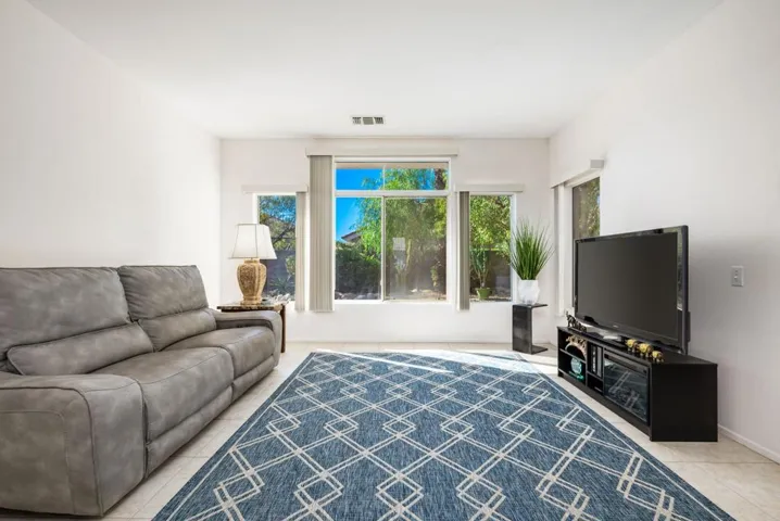 12-web-or-mls-SB_Waterford_0924_012