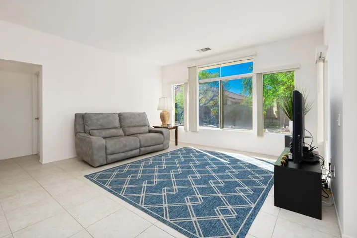 11-web-or-mls-SB_Waterford_0924_011