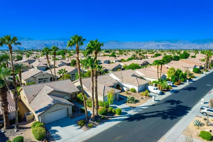 4-web-or-mls-SB_Waterford_0924_004