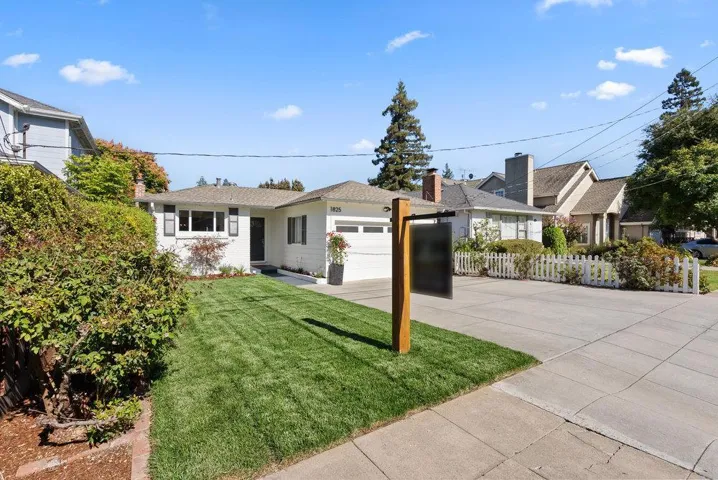 1825 Chestnut Street, San Carlos, California 94070