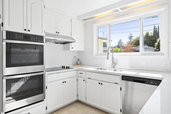1825 Chestnut Street, San Carlos, California 94070