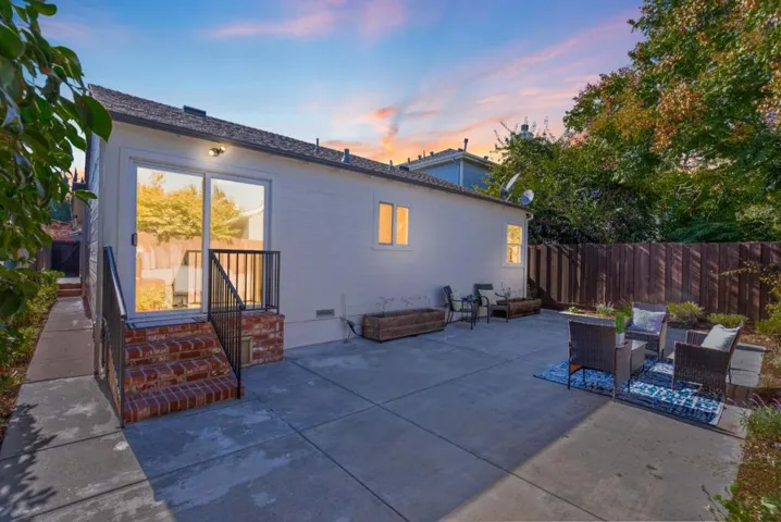 1825 Chestnut Street, San Carlos, California 94070