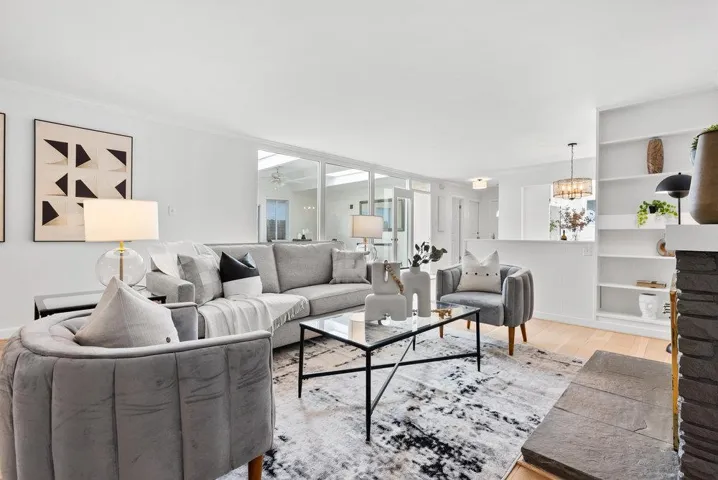 1825 Chestnut Street, San Carlos, California 94070