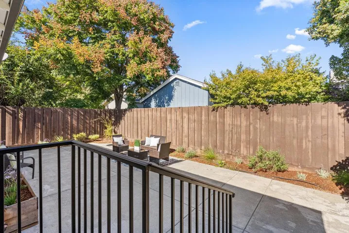 1825 Chestnut Street, San Carlos, California 94070