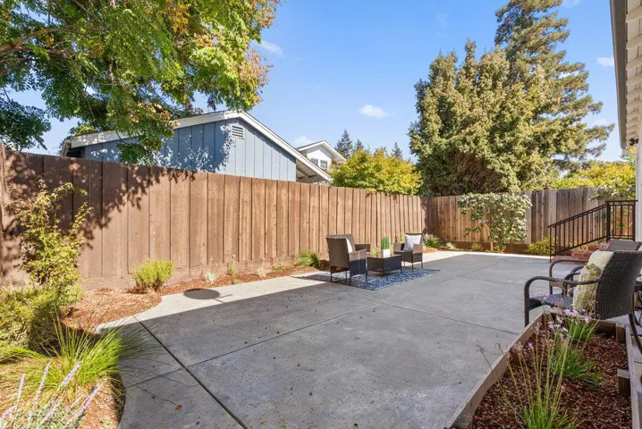 1825 Chestnut Street, San Carlos, California 94070
