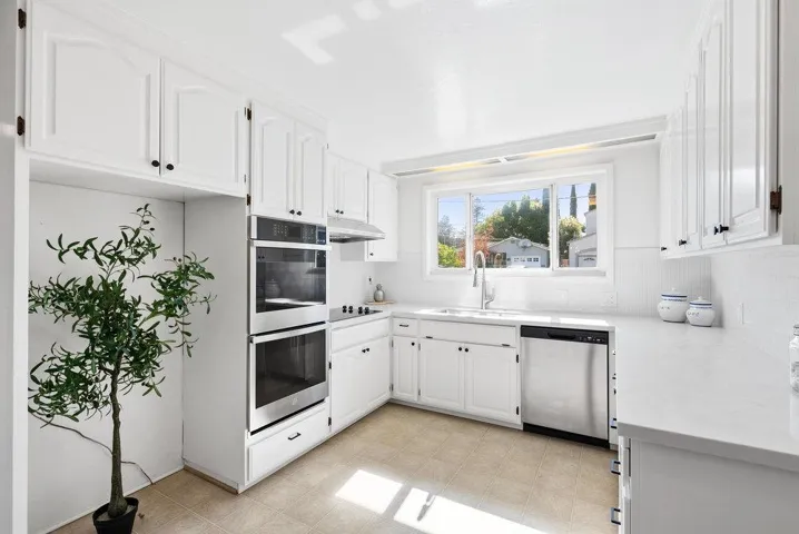 1825 Chestnut Street, San Carlos, California 94070