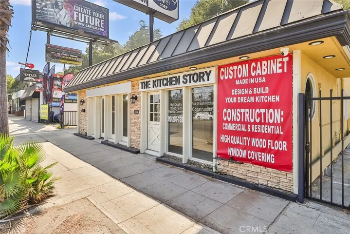 11644 Ventura Boulevard, Studio City, California 91604
