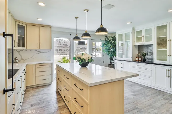 11644 Ventura Boulevard, Studio City, California 91604