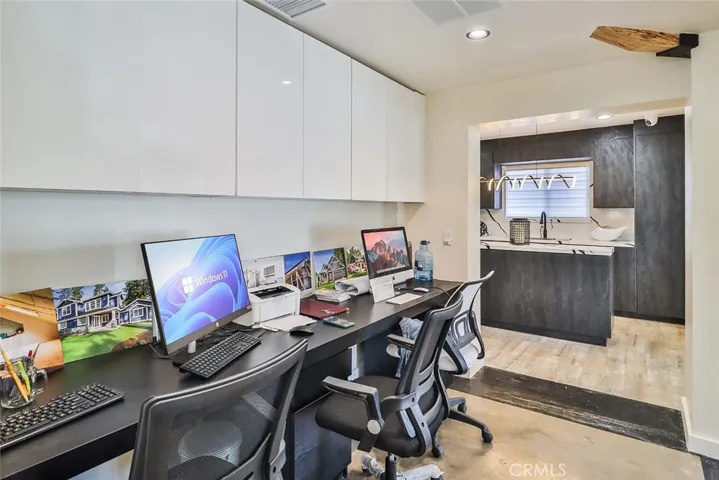 11644 Ventura Boulevard, Studio City, California 91604
