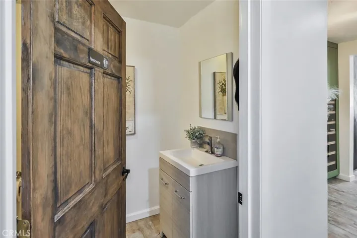 11644 Ventura Boulevard, Studio City, California 91604