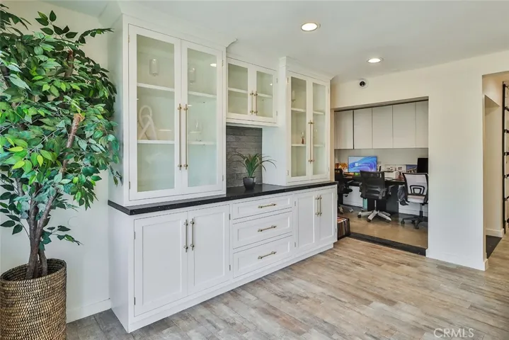 11644 Ventura Boulevard, Studio City, California 91604