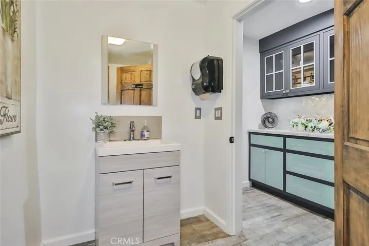 11644 Ventura Boulevard, Studio City, California 91604