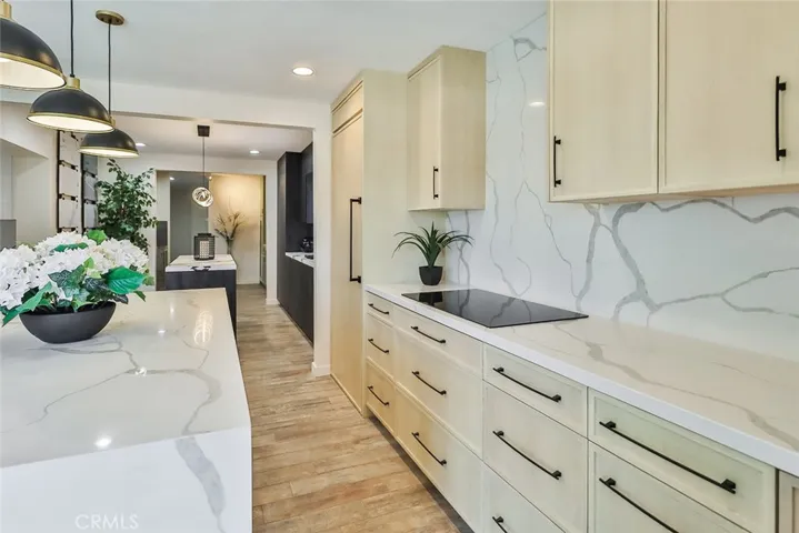 11644 Ventura Boulevard, Studio City, California 91604