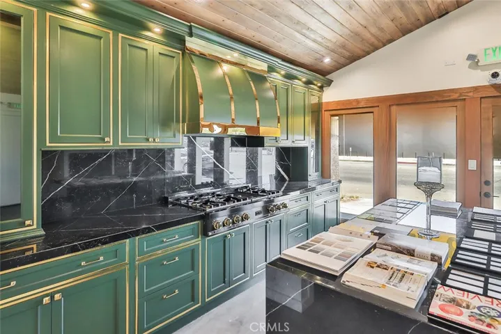 11644 Ventura Boulevard, Studio City, California 91604