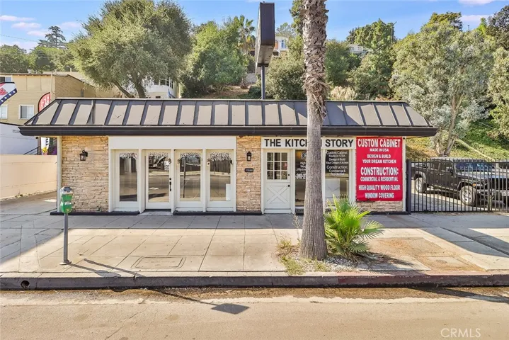 11644 Ventura Boulevard, Studio City, California 91604