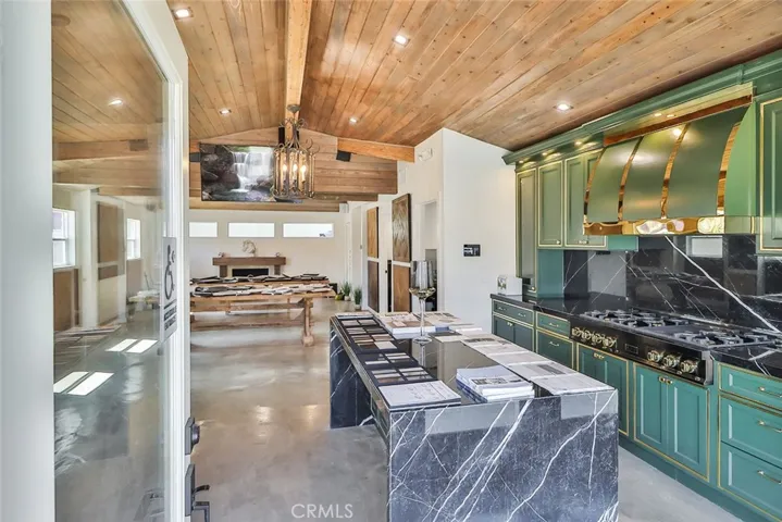 11644 Ventura Boulevard, Studio City, California 91604