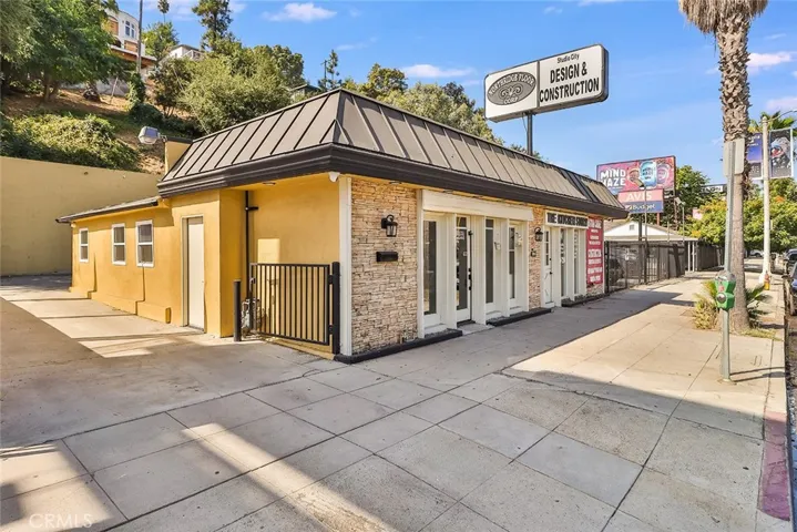11644 Ventura Boulevard, Studio City, California 91604