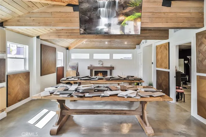 11644 Ventura Boulevard, Studio City, California 91604