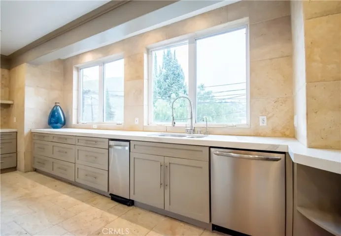 3229 Hillock Drive, Los Angeles, California 90068