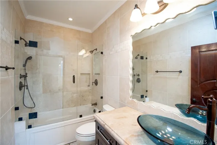 3229 Hillock Drive, Los Angeles, California 90068