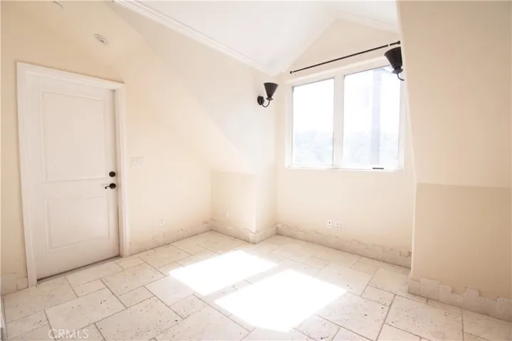 3229 Hillock Drive, Los Angeles, California 90068