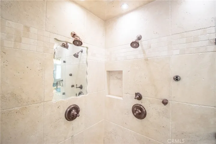 3229 Hillock Drive, Los Angeles, California 90068