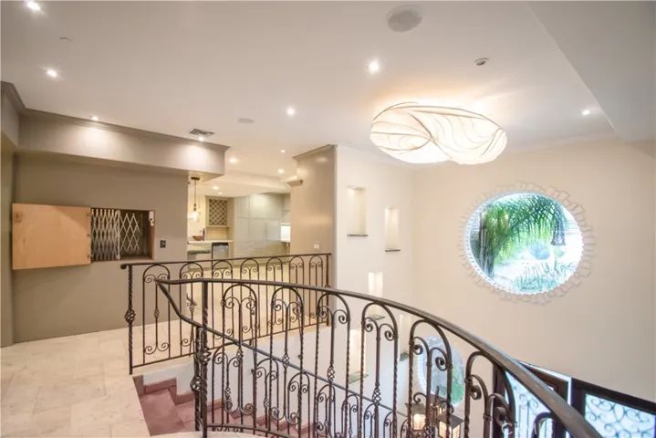 3229 Hillock Drive, Los Angeles, California 90068