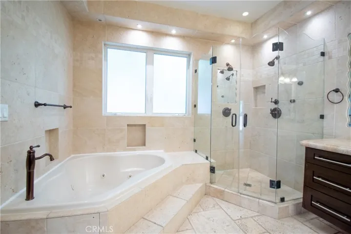 3229 Hillock Drive, Los Angeles, California 90068