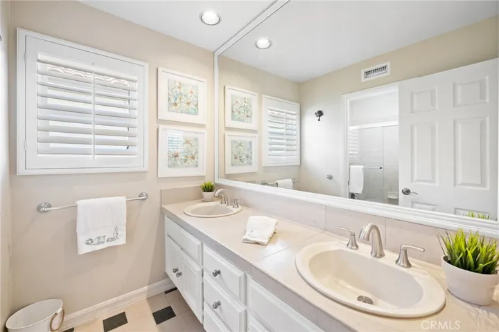 Upper Hall Bath