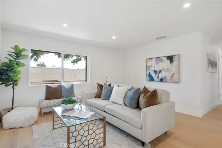 1635 Carmel Circle W, Upland, California 91784