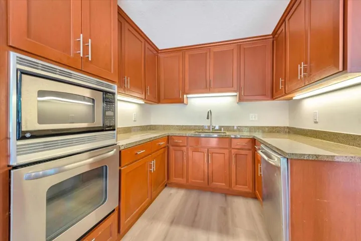 140 Sand Hill Circle, Menlo Park, California 94025