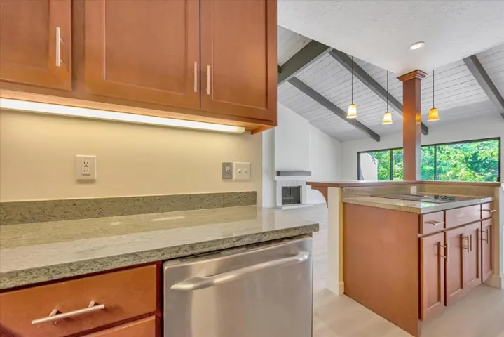 140 Sand Hill Circle, Menlo Park, California 94025