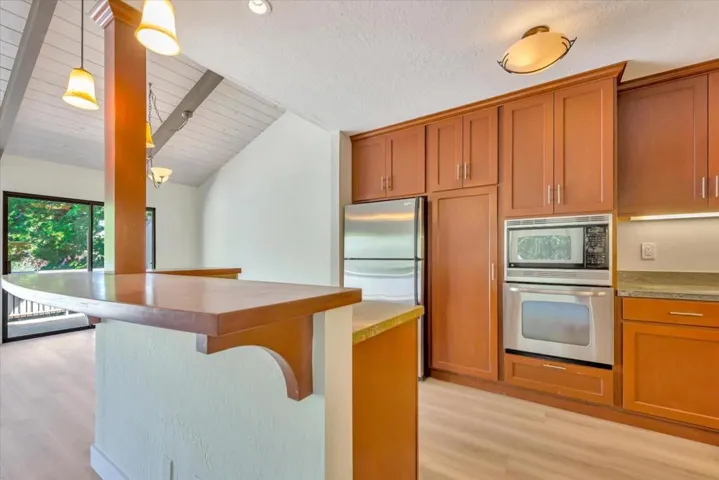 140 Sand Hill Circle, Menlo Park, California 94025