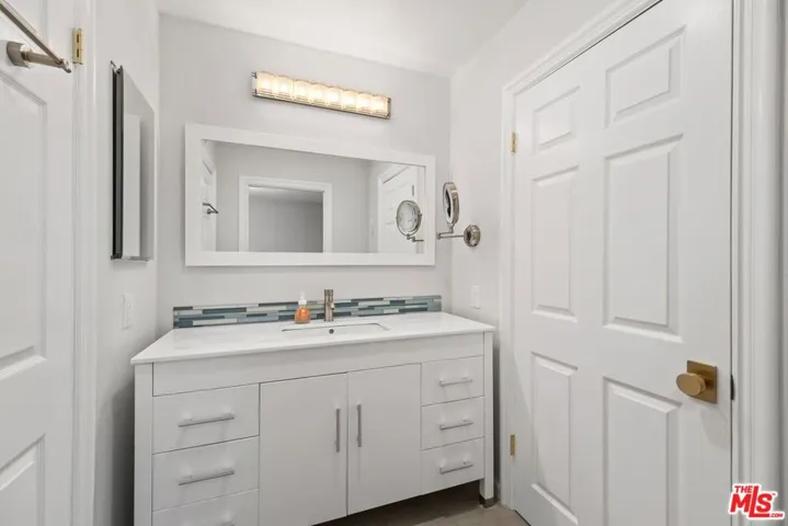1742 Stoner Avenue 2, Los Angeles, California 90025