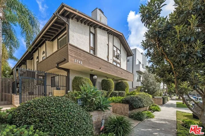 1742 Stoner Avenue 2, Los Angeles, California 90025