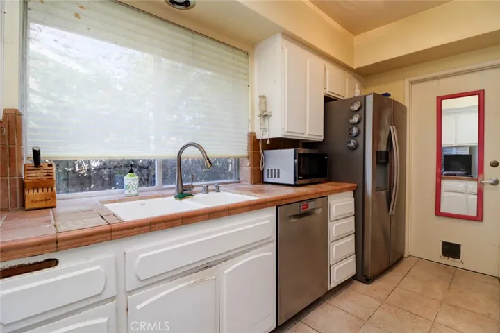 Direct entry from kitchen into garage