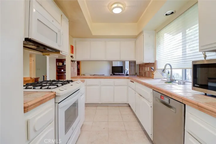 28613 Lomo Drive, Rancho Palos Verdes, California 90275