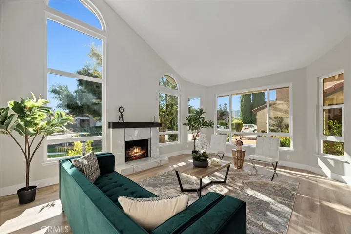 2087 Cushman Court, Simi Valley, California 93063