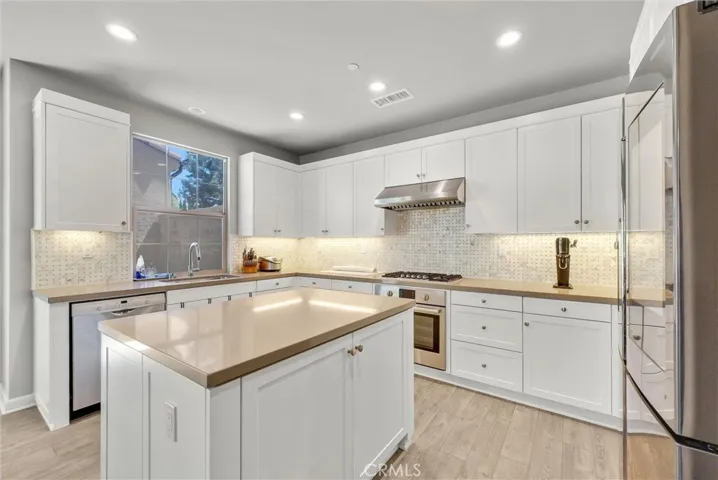 108 Barrington, Irvine, California 92618