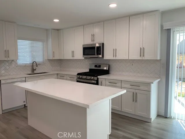 Kitchen With Island