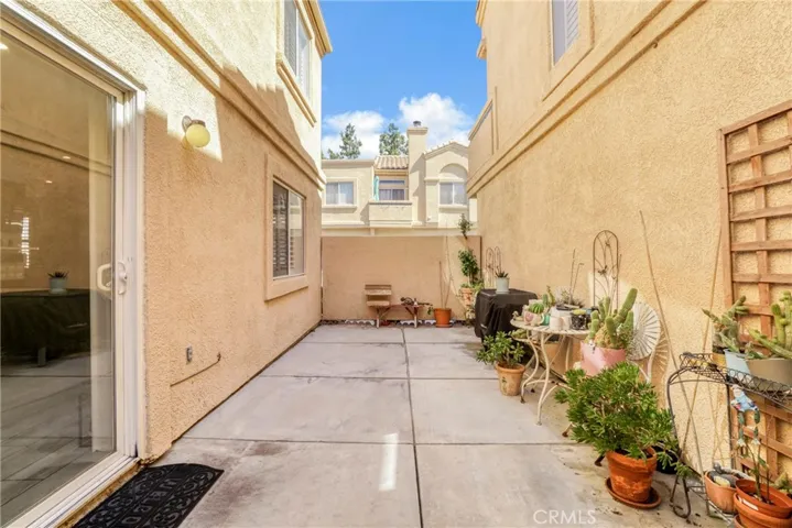 18736 Vista Del Canon B, Newhall, California 91321