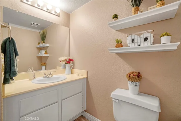 18736 Vista Del Canon B, Newhall, California 91321