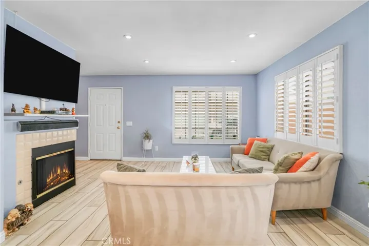 18736 Vista Del Canon B, Newhall, California 91321