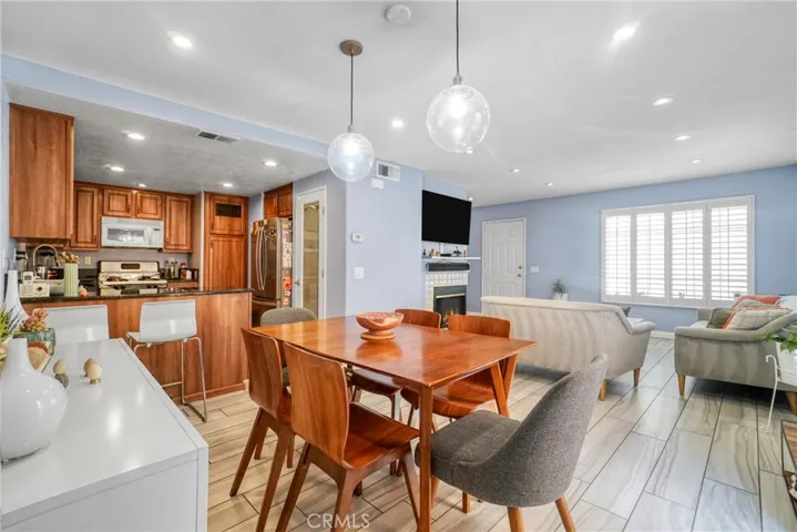 18736 Vista Del Canon B, Newhall, California 91321