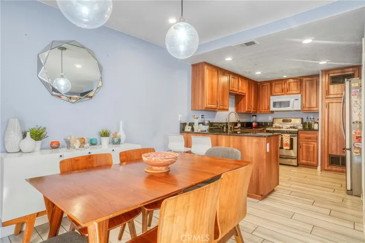 18736 Vista Del Canon B, Newhall, California 91321