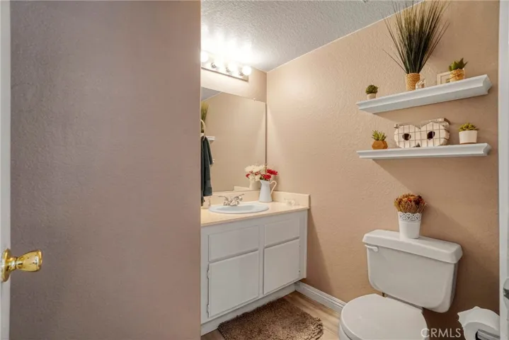 18736 Vista Del Canon B, Newhall, California 91321