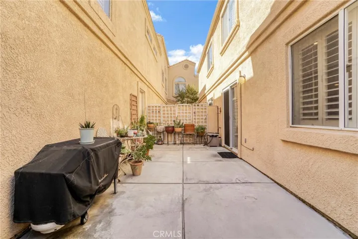 18736 Vista Del Canon B, Newhall, California 91321