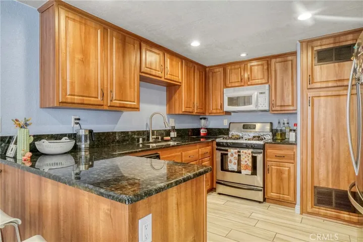 18736 Vista Del Canon B, Newhall, California 91321