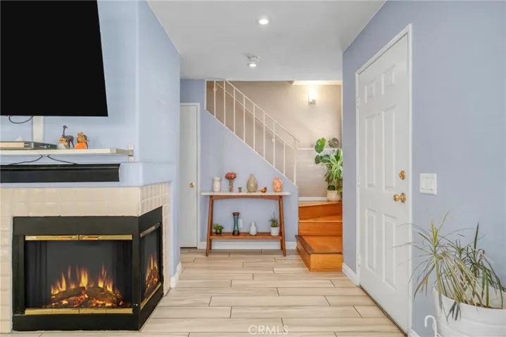 18736 Vista Del Canon B, Newhall, California 91321