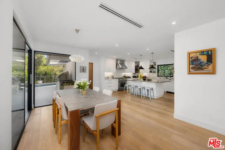 11460 Laurelcrest Road, Studio City, California 91604